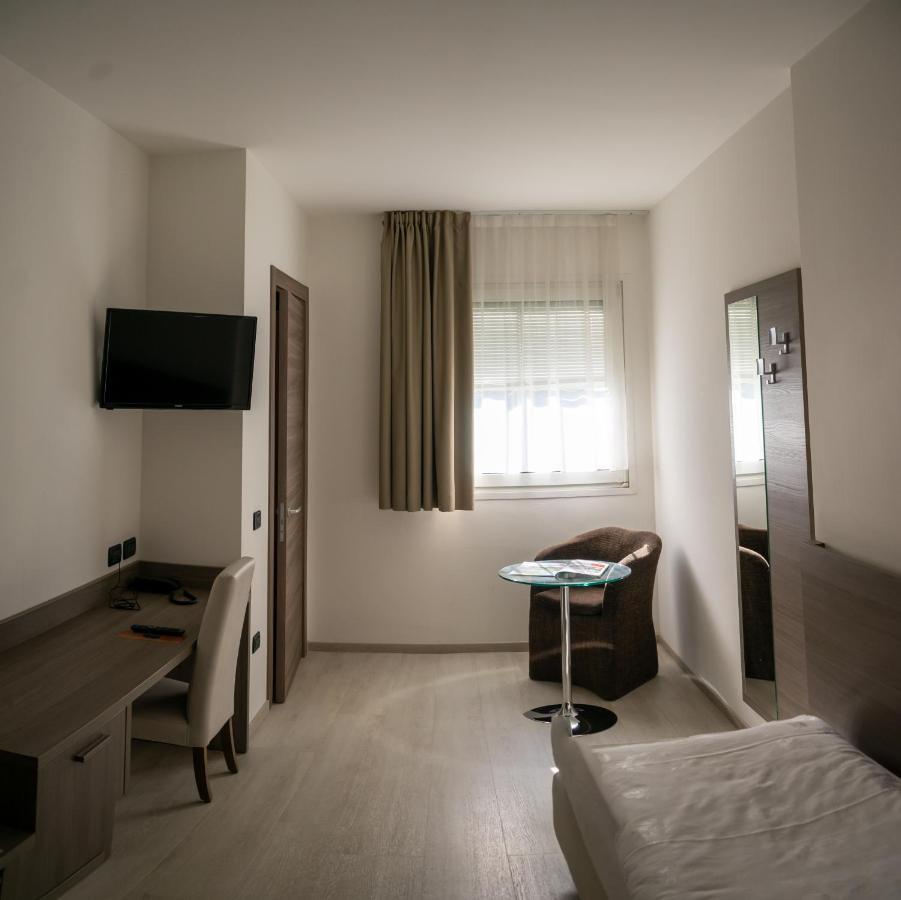 Hotel Garni Villa Fontana Trento Eksteriør bilde